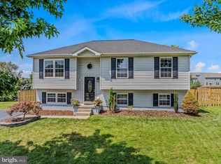 904 Oak Lee Dr, Ranson, WV 25438