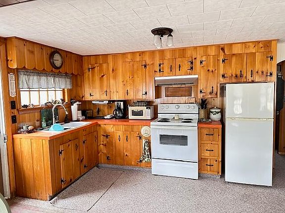 3rd image of 124 Perkins Road