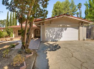 21557 Iglesia Dr, Woodland Hills, CA 91364