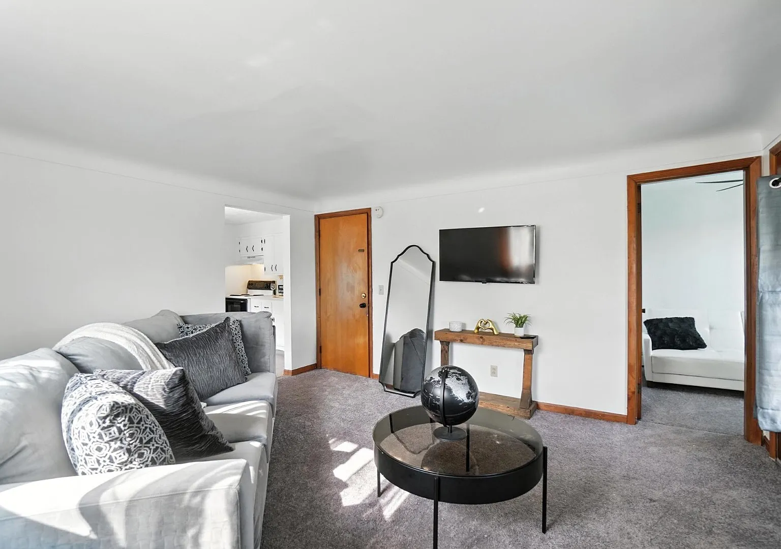 3517 W Galbraith Rd - Unit 3 — Photo 2