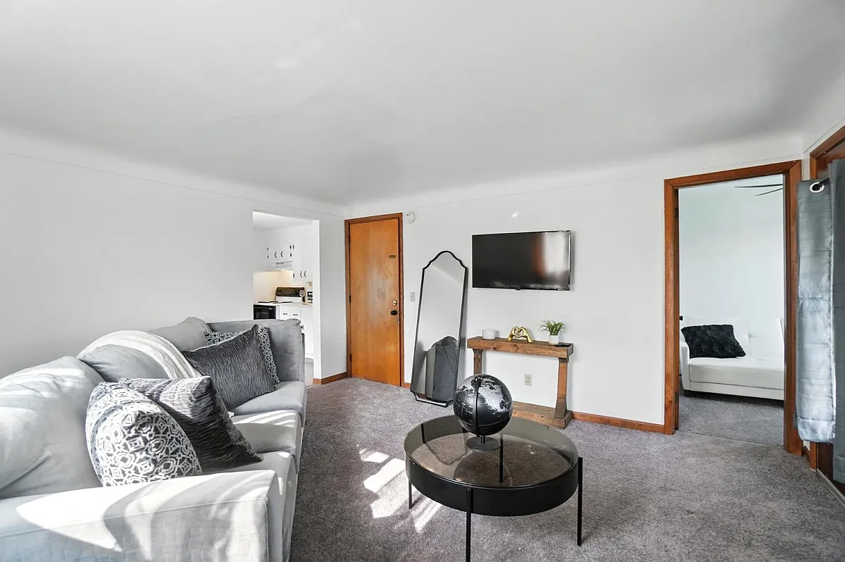 Unit Photo - 3517 W Galbraith Rd #1