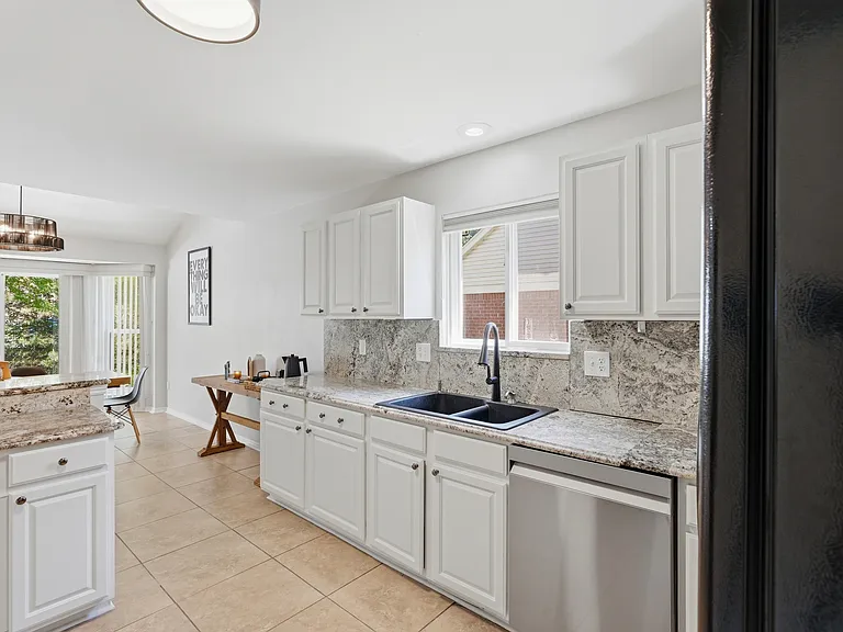 4421 Honeysuckle Dr — Photo 19