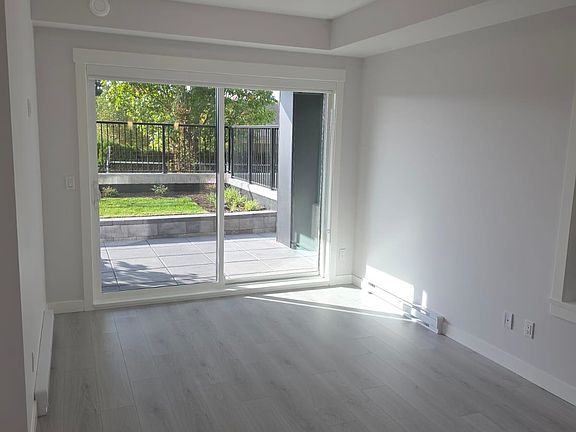 5th image of 33886 Pine St #123