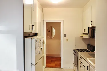 Sold by Thomas Lipovetsky, LREB