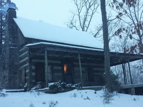 1030 Red Bud Rd, Byrdstown, TN 38549