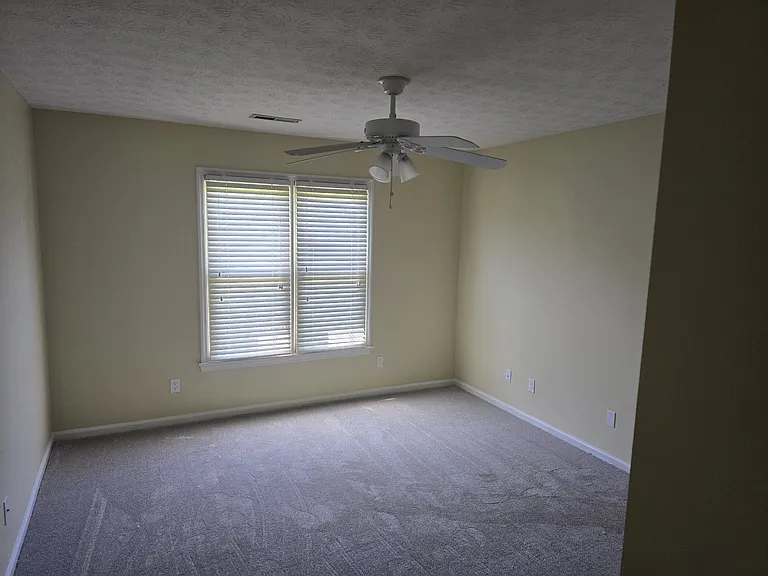 1008 Cedarwood Dr SW — Photo 11