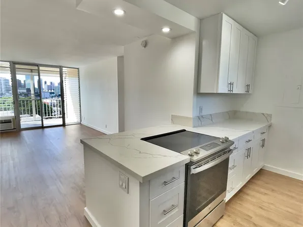 1215 Alexander St APT 601, Honolulu, HI 96826