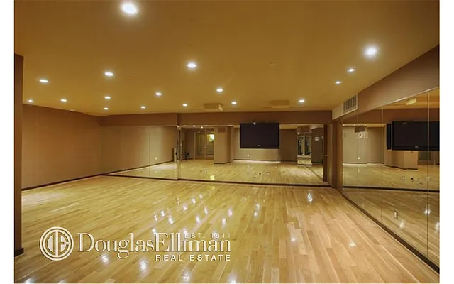 Rented by Douglas Elliman | media 19