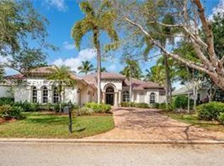 7657 Mulberry Ln, Naples, FL 34114