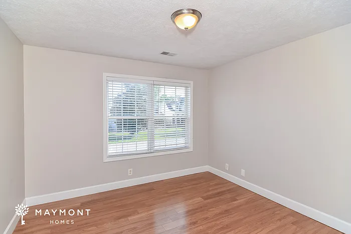 2057 Aberdeen Cir — Photo 10