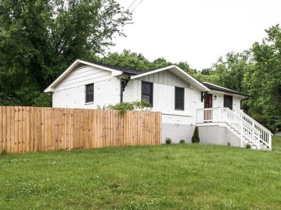 1st image of 2656 Combs Dr