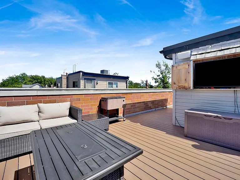 1520 W Diversey Pkwy #3 — Photo 30