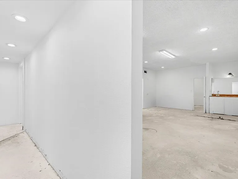 7969 Foothill Blvd — Photo 14