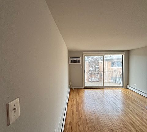 3rd image of 1908-16 W Vermont Ave #1916-6
