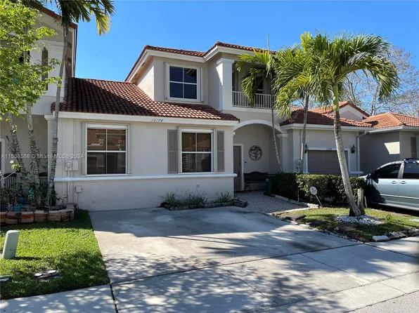 13174 NW 9th Ct, Pembroke Pines, FL 33028