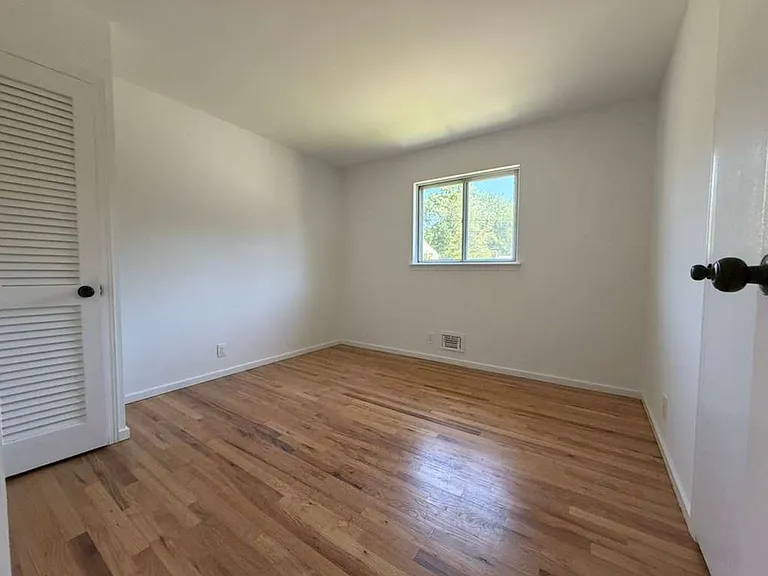 4 Greentree Dr — Photo 13