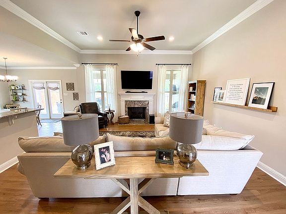 2nd image of 20332 Thornwood Dr