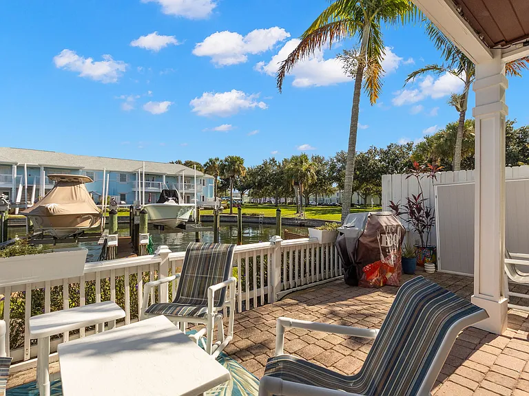 5243 Beach Dr SE #B — Photo 16