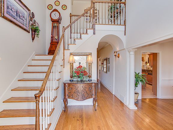 4th image of 5201 Le Chateau Cv