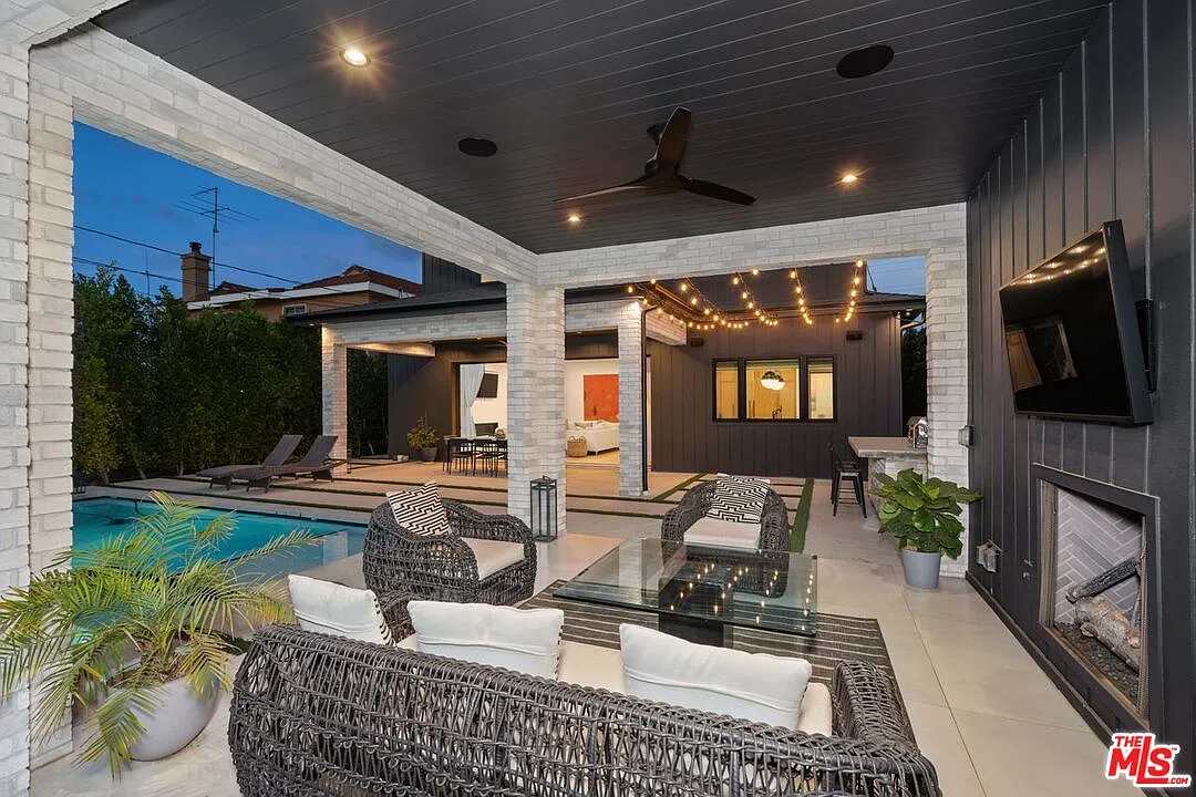 5 bed, 5.5 bath, 4100 sqft, $19,500 — Photo 4