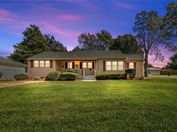 1026 S Jefferson Avenue, Aurora, MO 65605