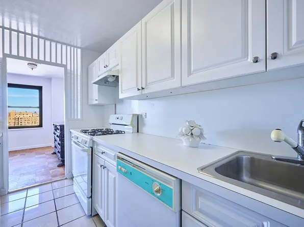 180 West End Avenue image 14 of 16