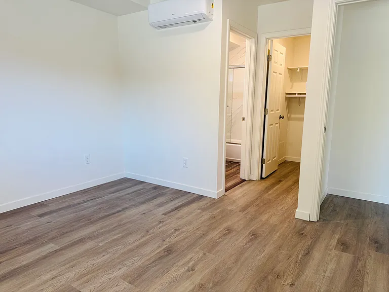 428 Everett St — Photo 12