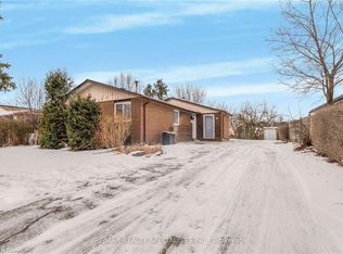 198 Folkstone Cres, Brampton, ON L6T3N3