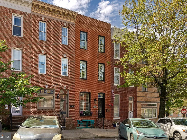 2205 Bank St — Photo 2