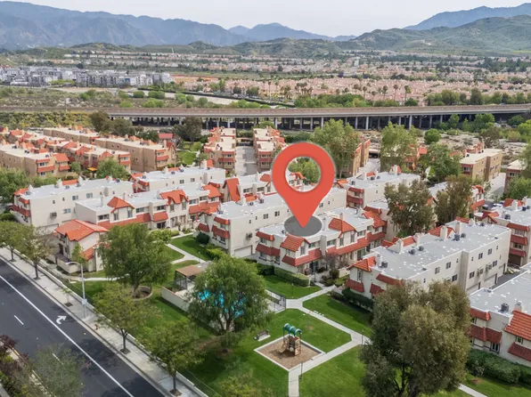 17955 River Cir APT 1, Santa Clarita, CA 91387