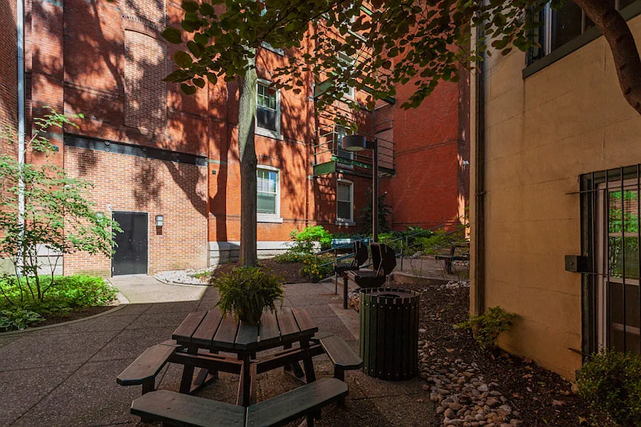 Quaker Court — Photo 4