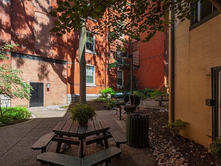 Quaker Court — Photo 4