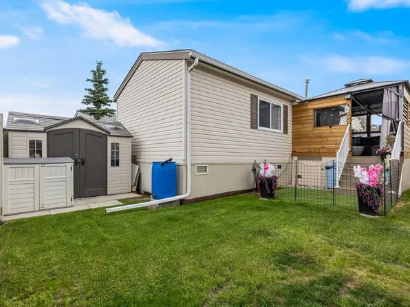 1101 84th St NE #26, Calgary, AB T2A 7X2