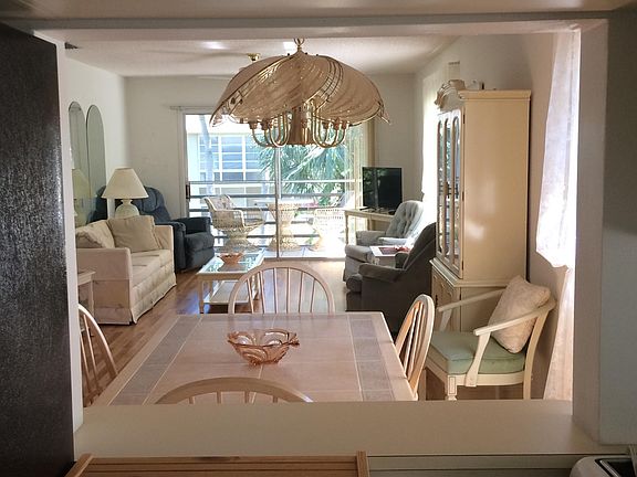 2nd image of 33 Lake Vista Trl APT 206