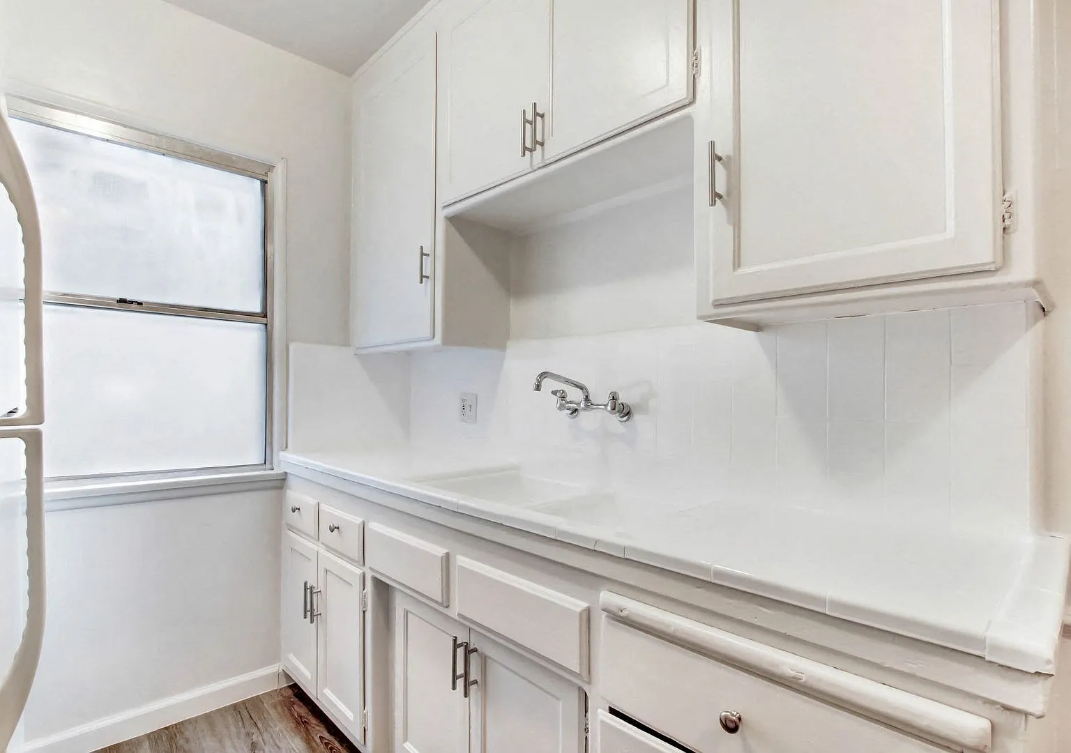 Oxford Avenue Apartments II — Photo 1