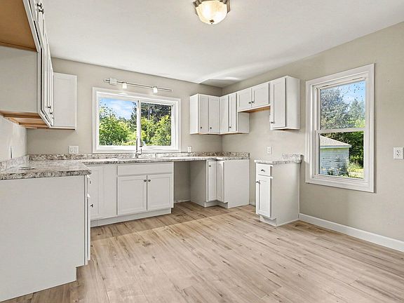2nd image of 10906 Pucker St