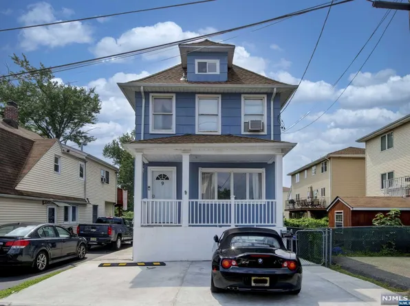 9 Treptow St, Little Ferry, NJ 07643