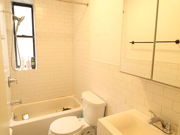 5th image of 14 Maujer St APT 15