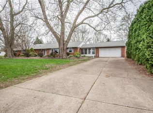 6200 Easton St, Louisville, OH