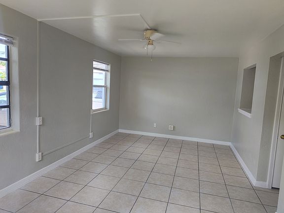 5th image of 318 N Oleander Ave