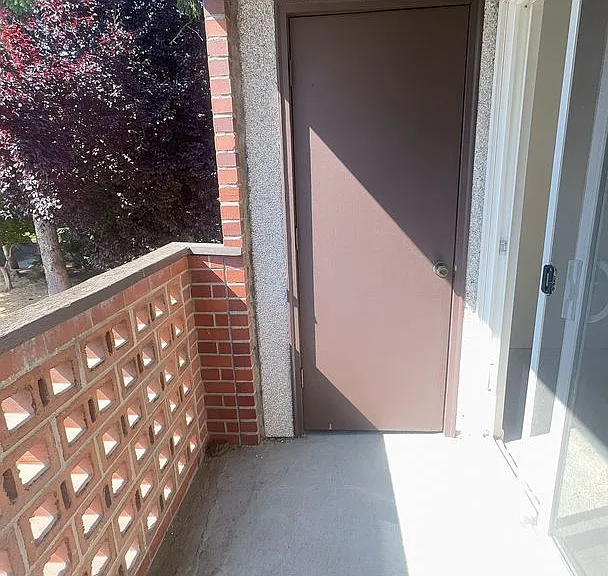 Spacious 1 Bedroom Apartment Homes — Photo 22