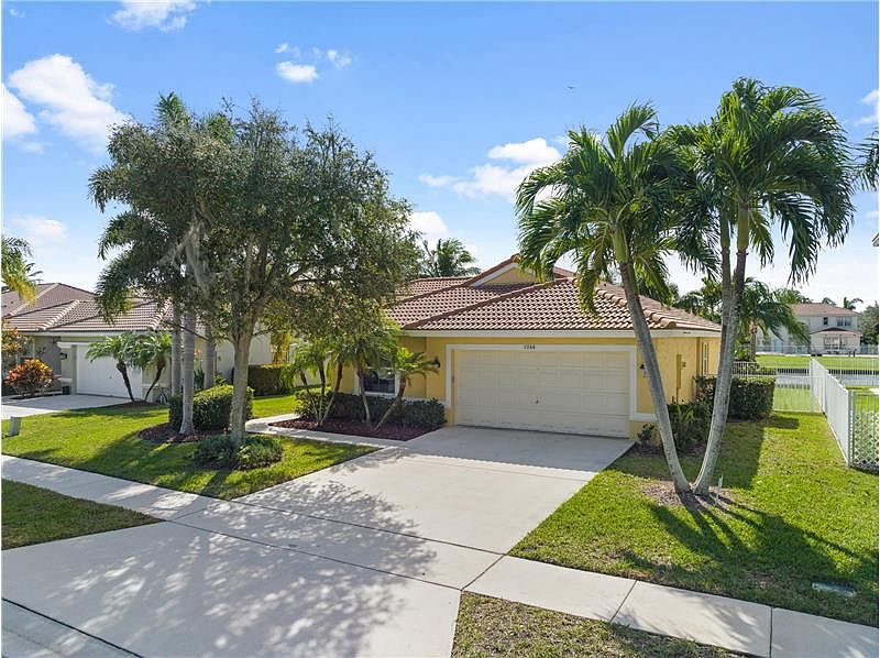 1st image of 5266 Oakmont Village Cir