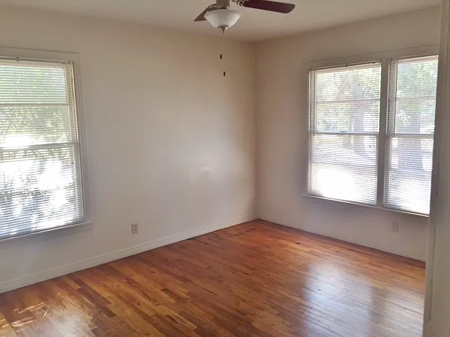 806 Stewart St — Photo 10