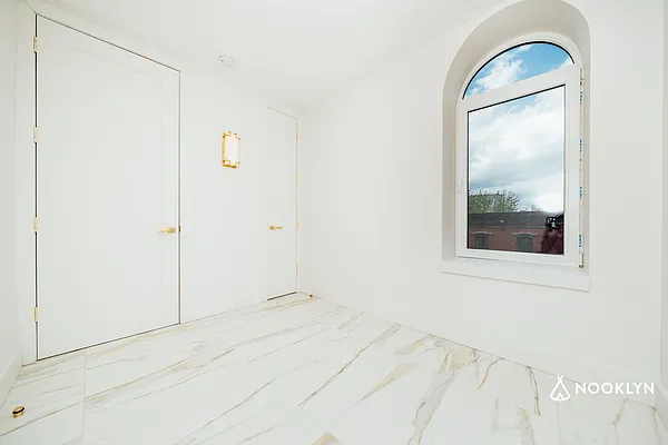 Rented by Nooklyn NYC LLC | media 23