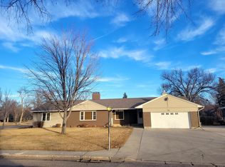 1422 N 1st St, Aberdeen, SD 57401