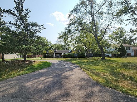 2nd image of 29805 Hemlock Ave