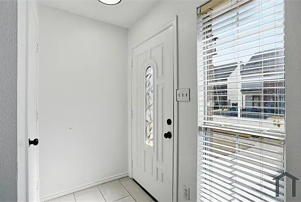 5812 Giddyup Ln — Photo 3