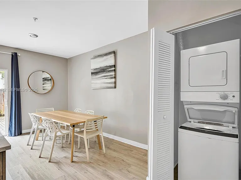 170 NE 158th St #2 — Photo 33