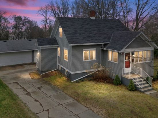 1404 Dodge St Kewaunee Wi 54216 Mls 50238133 Zillow