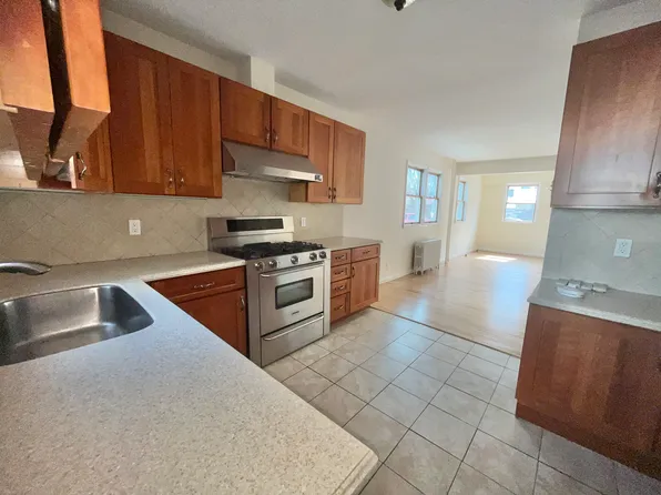 (undisclosed Address), New Rochelle, NY 10805